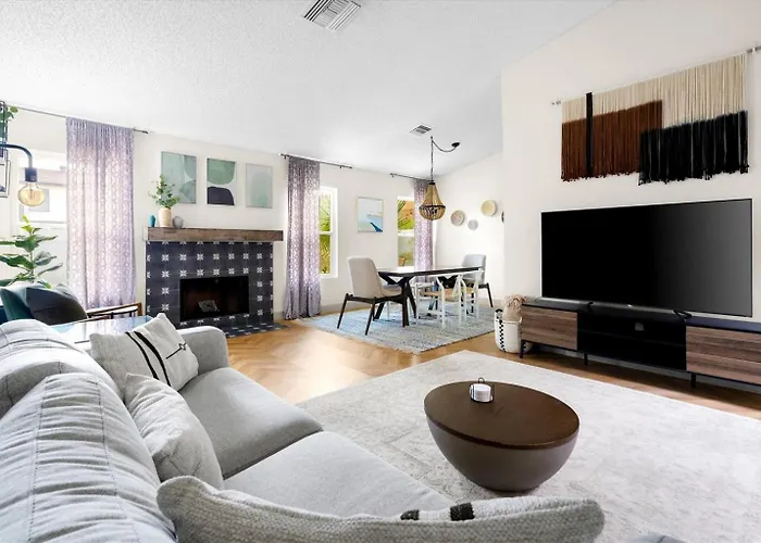 Holiday home Resort-style Retreat Heated Pool Firepit Bbq