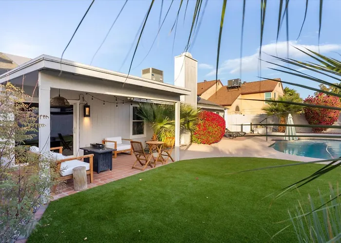 Resort-style Retreat Heated Pool Firepit Bbq Holiday home *
