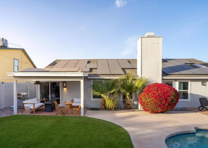 Resort-style Retreat Heated Pool Firepit Bbq Holiday home *