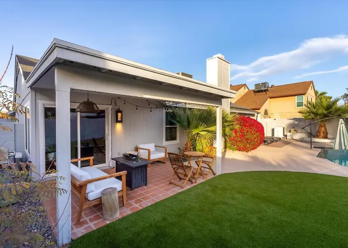 Holiday home Resort-style Retreat Heated Pool Firepit Bbq